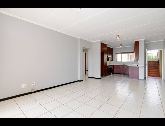 2 BEDROOM HOUSE FOR SALE IN SUNNINGHILL
